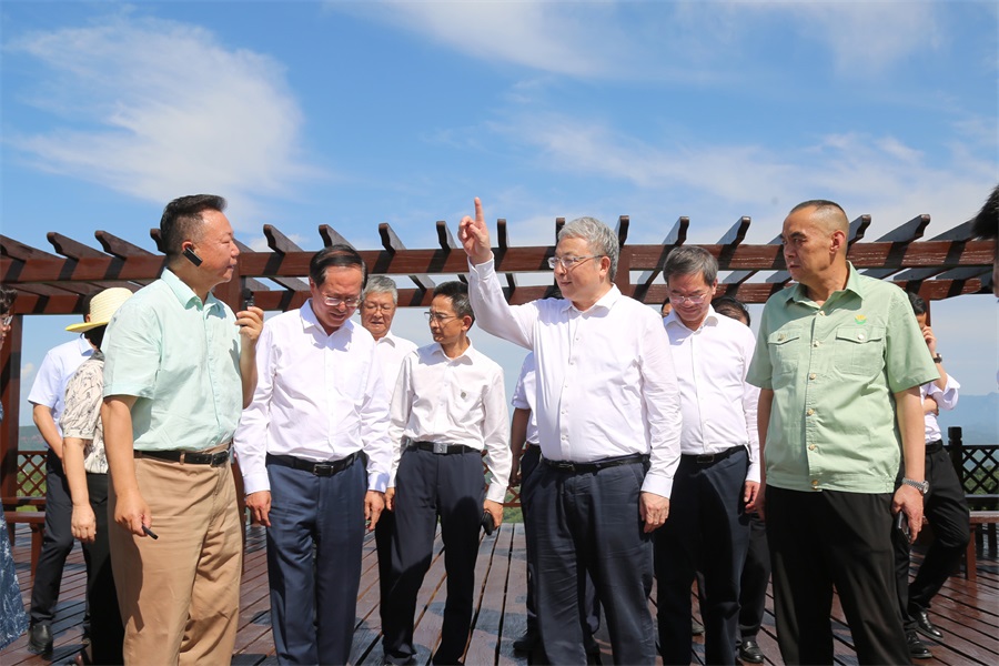 2024.06.23全國政協(xié)副主席、民盟中央常務副主席、中國科學院院士、清華大學副校長王光謙蒞臨金徽股份視察.jpg