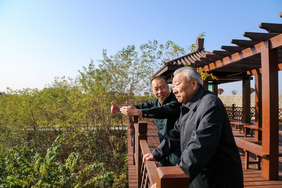 21-2019年10月，國家水利部原副部長王守強參觀金徽股份時盛贊：金徽股份是綠色礦山、文明礦山、美麗礦山。.jpg