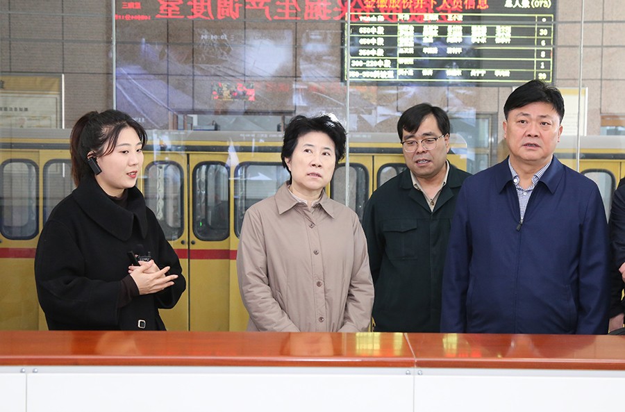 36-2023年3月，省生態(tài)環(huán)境廳黨組書記蘇君蒞臨金徽股份調(diào)研綠色礦山及“兩山”實踐創(chuàng)新基地建設情況。.jpg