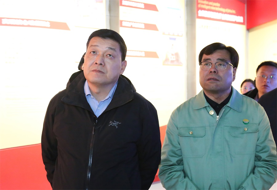 38-2023年12月，民建甘肅省委員會主任委員，全國政協(xié)委員，甘肅省政協(xié)常委，省生態(tài)環(huán)境廳廳長，省核安全局局長葛建團蒞臨金徽股份調(diào)研。.jpg