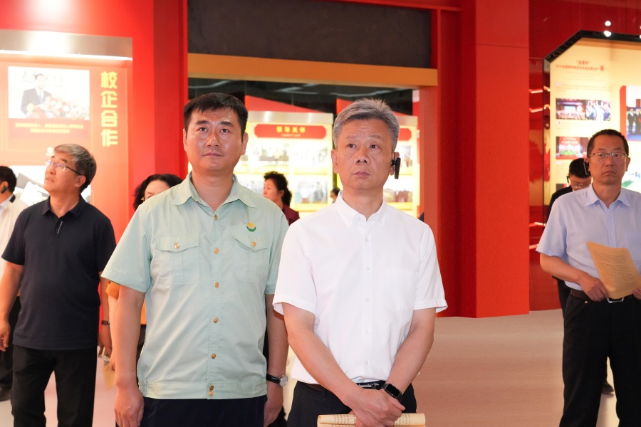2024.06.23全國政協(xié)委員、省政協(xié)副主席、民盟甘肅省委會主委劉仲奎蒞臨金徽股份調(diào)研.jpg