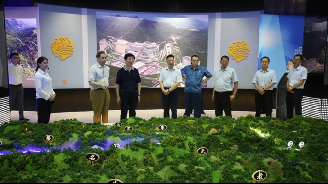省人大常委會黨組書記、副主任王璽玉一行蒞臨金徽股份視察項目建設工作